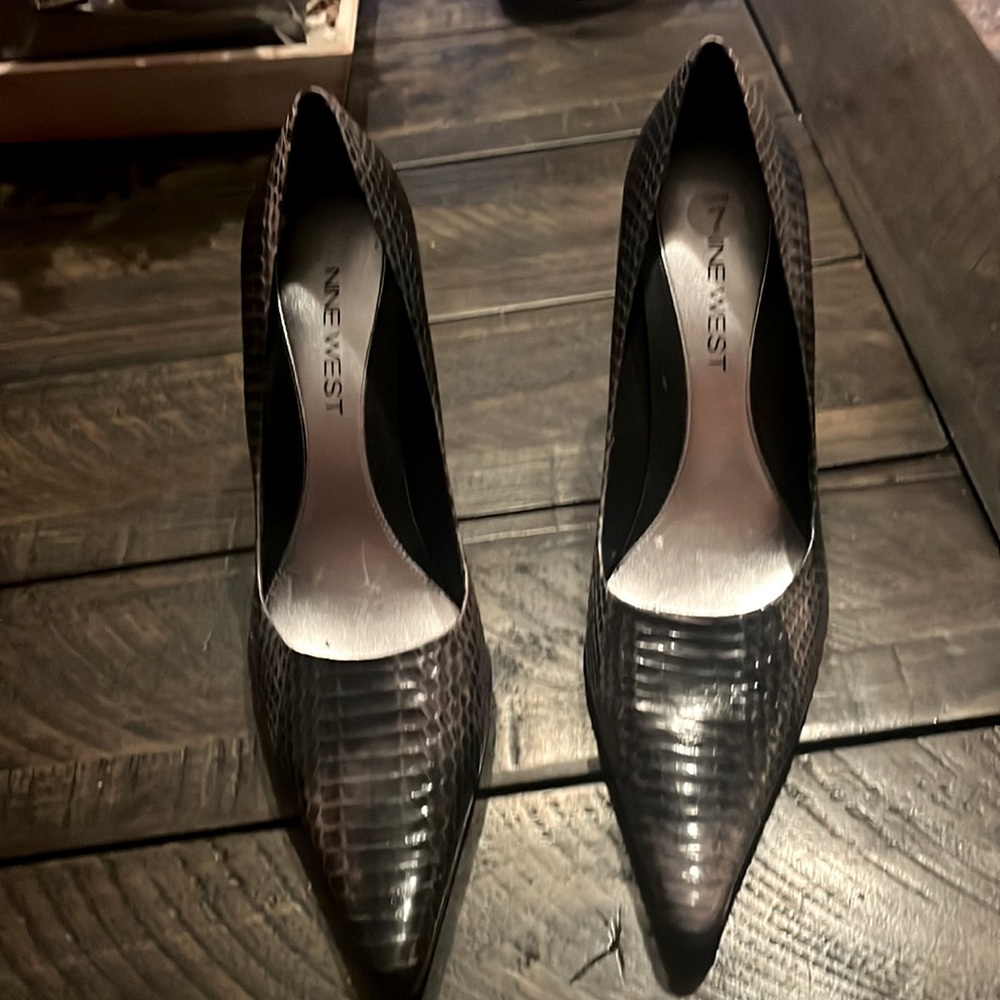 Nine West pointy toe, black and brown snake print, 7, NEW